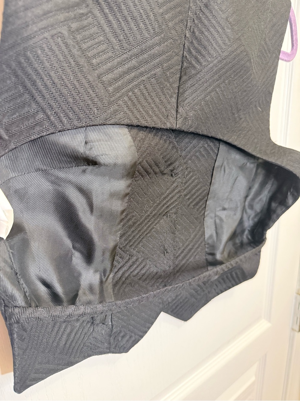 ZARA Black Textured V-Neck cropped Button Vest with back cut out. SMALL - Picture 6 of 7